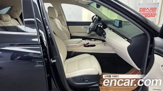 Genesis GV70 2023 — Photo 19/34