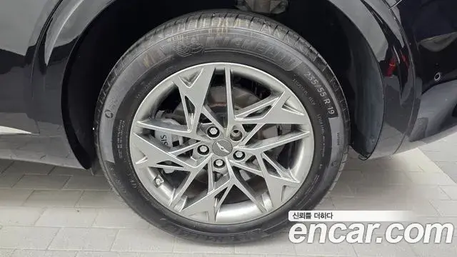Genesis GV70 2023 — Photo 21/34