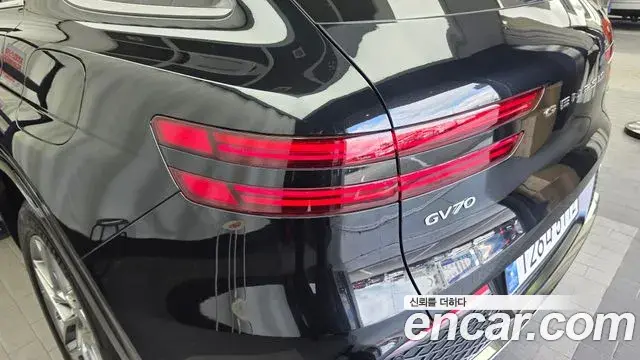 Genesis GV70 2023 — Photo 23/34