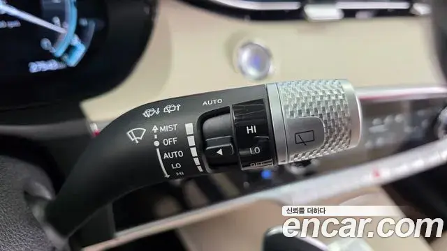 Genesis GV70 2023 — Photo 12/34