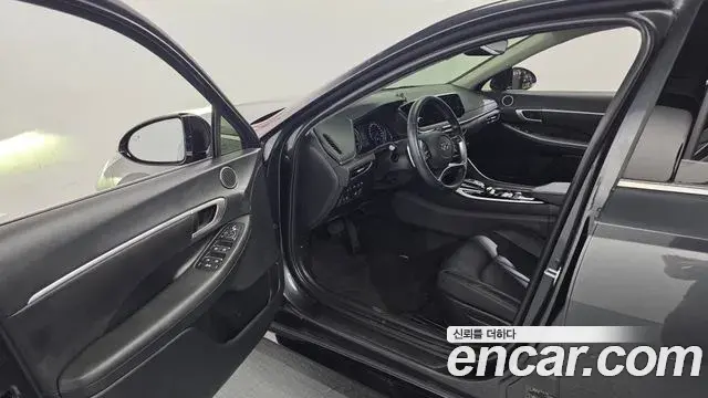 Hyundai Sonata 2022 — Фото 10/20