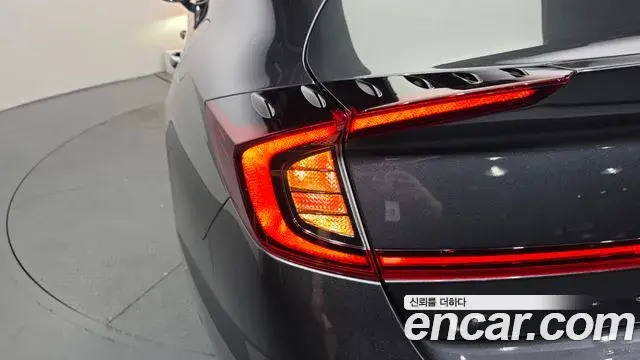 Hyundai Sonata Hybrid 2022 — Şəkil 11/32