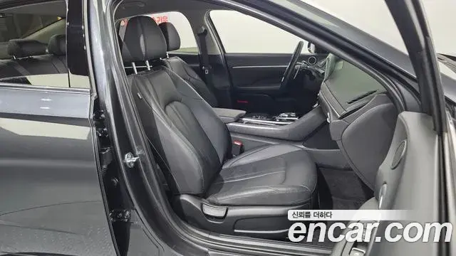 Hyundai Sonata Hybrid 2022 — Şəkil 16/32