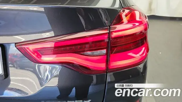 BMW X3 2018 — ფოტო 8/34