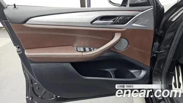 BMW X3 2018 — ფოტო 28/34