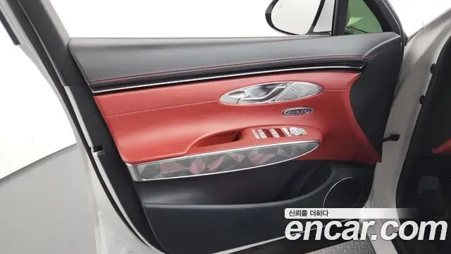 Genesis GV70 2022 — ფოტო 29/36