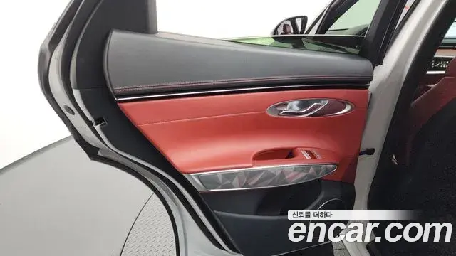 Genesis GV70 2022 — ფოტო 26/36