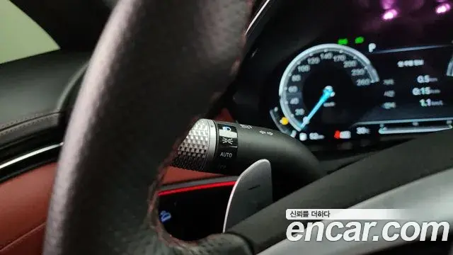 Genesis GV70 2022 — ფოტო 25/36