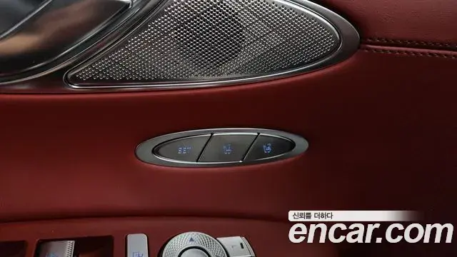 Genesis GV70 2022 — ფოტო 17/36