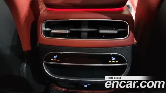 Genesis GV70 2022 — ფოტო 13/36