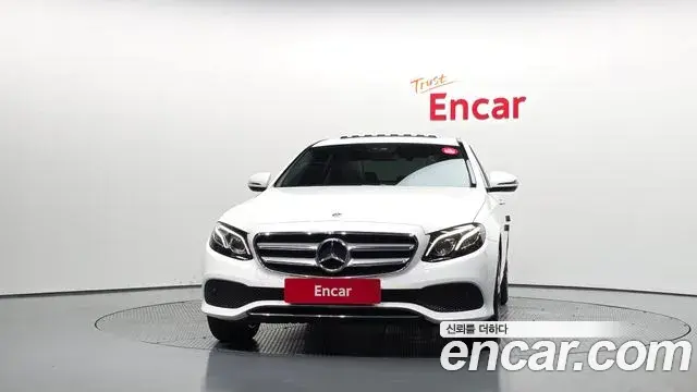Mercedes-Benz E-Class 2018 — ფოტო 7/20