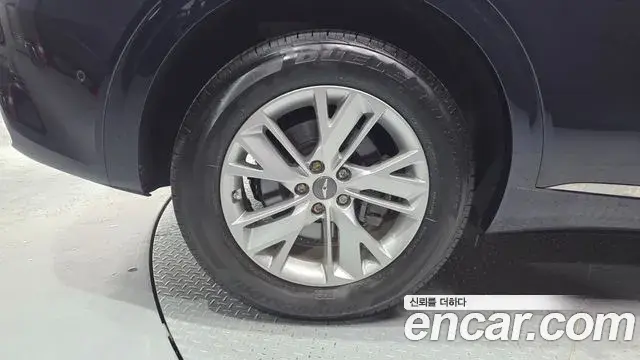Genesis GV70 2023 — Photo 14/35