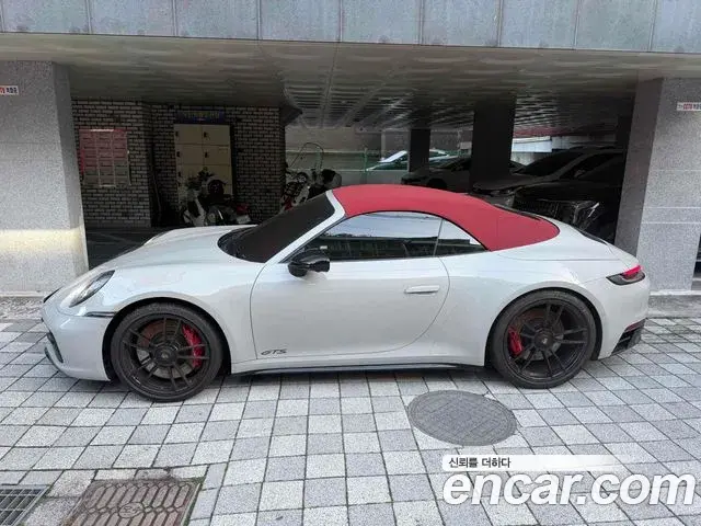 Porsche 911 2022 — Şəkil 4/13