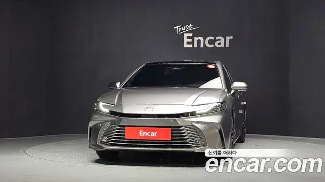 Toyota Camry 2025 — Şəkil 19/33