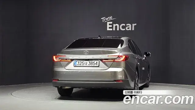 Toyota Camry 2025 — Şəkil 26/33