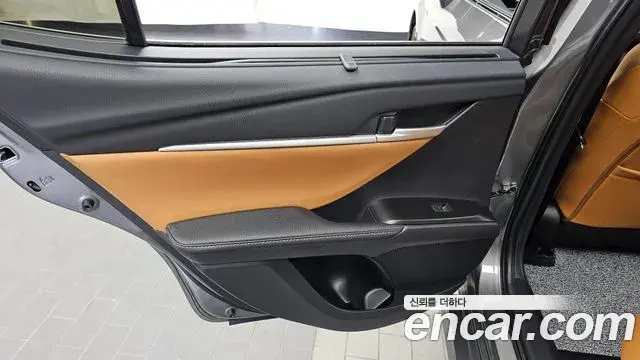 Toyota Camry 2025 — Şəkil 11/33