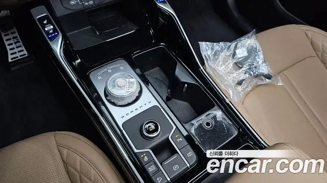 Kia Sorento 2024 — Photo 2/36