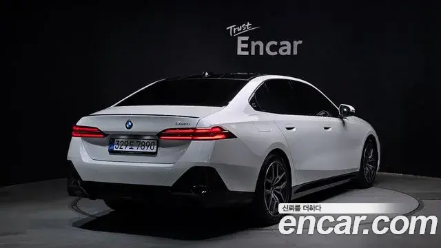 BMW 5 Series 2025 — Şəkil 19/31