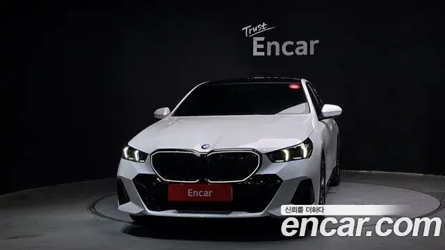BMW 5 Series 2025 — Şəkil 6/31