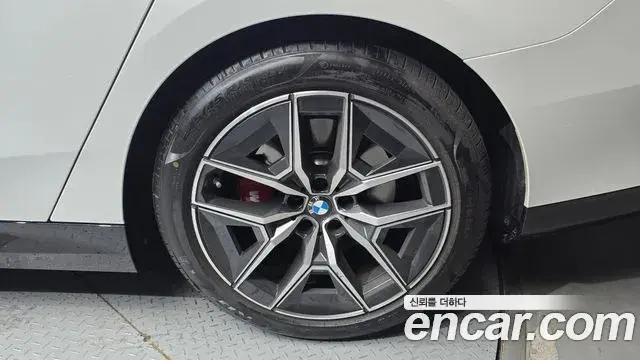 BMW 5 Series 2025 — Şəkil 23/31