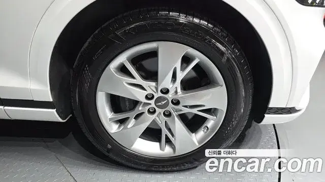 Genesis GV70 2021 — Photo 18/31