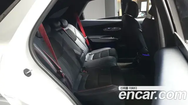 Genesis GV70 2021 — Photo 17/31