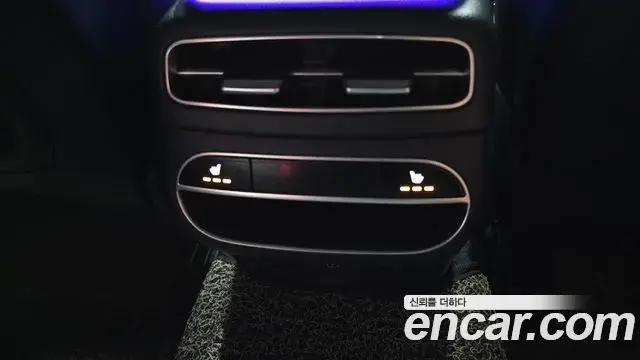 Genesis GV70 2021 — Photo 29/31