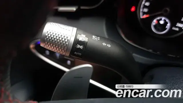 Genesis GV70 2021 — Photo 28/31