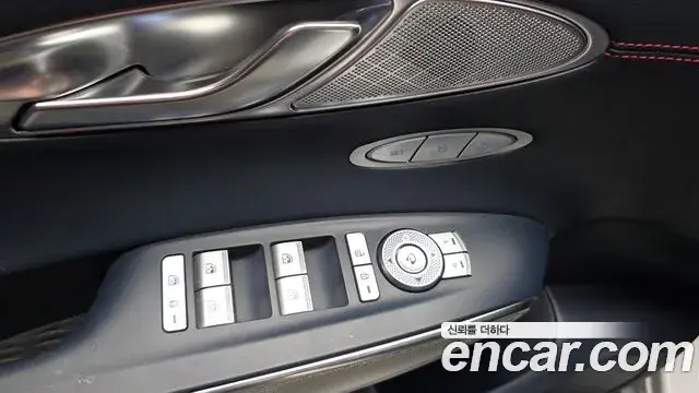 Genesis GV70 2021 — Photo 31/31
