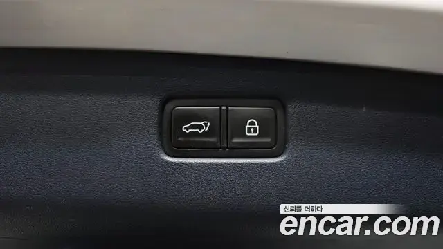 Genesis GV70 2021 — Photo 1/31