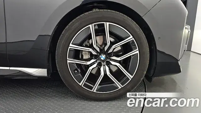 BMW 7 Series 2025 — Photo 22/31