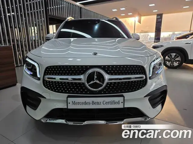 Mercedes-Benz GLB-Class 2022 — Photo 18/20