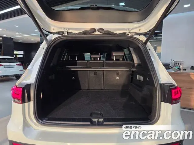 Mercedes-Benz GLB-Class 2022 — Photo 12/20