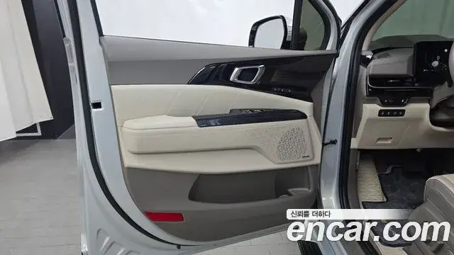 Kia Carnival 2024 — Photo 35/39