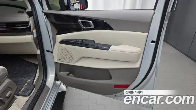 Kia Carnival 2024 — Photo 14/39