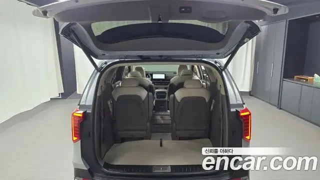 Kia Carnival 2024 — Photo 25/39