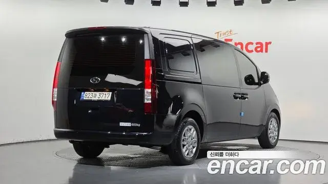 Hyundai Staria 2023 — Фото 2/20