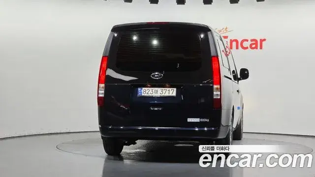Hyundai Staria 2023 — Фото 4/20