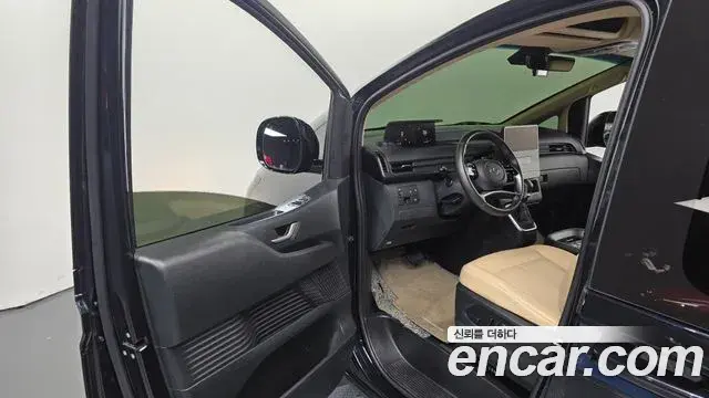 Hyundai Staria 2023 — Фото 10/20