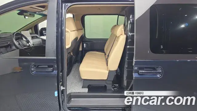 Hyundai Staria 2023 — Фото 11/20