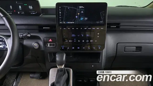 Hyundai Staria 2023 — Фото 13/20