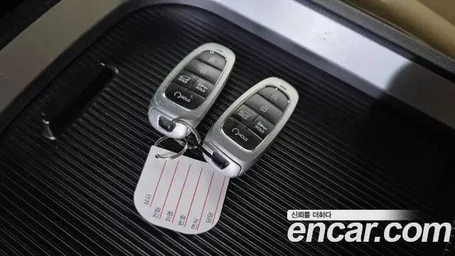 Hyundai Staria 2023 — Фото 16/20