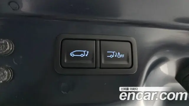 Hyundai Staria 2023 — Фото 17/20