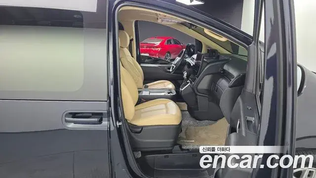 Hyundai Staria 2023 — Photo 26/30