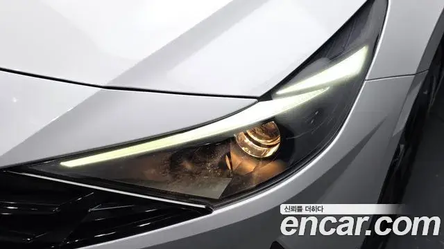 Hyundai The New Avante Hybrid 2023 — ფოტო 30/30