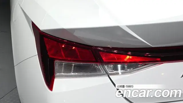 Hyundai The New Avante Hybrid 2023 — ფოტო 11/30