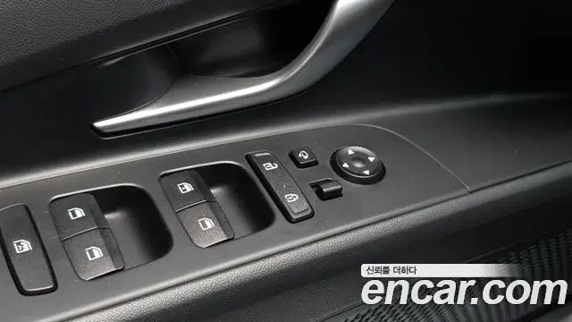 Hyundai The New Avante Hybrid 2023 — ფოტო 19/30