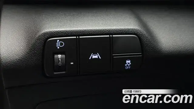 Hyundai The New Avante Hybrid 2023 — ფოტო 23/30