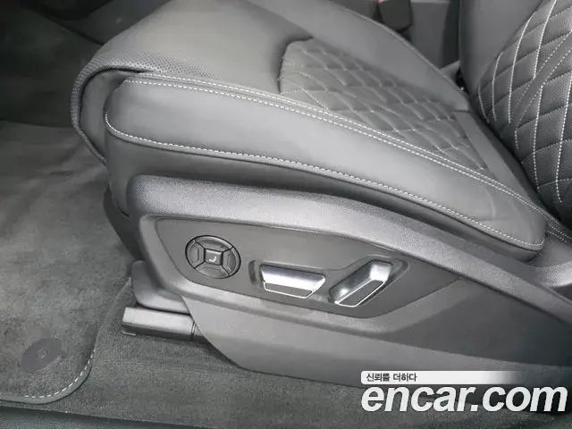 Audi Q7 2026 — Фото 17/20