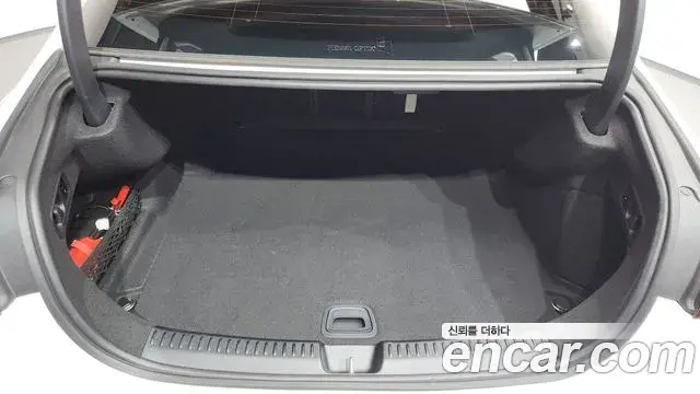 Mercedes-Benz E-Class 2025 — Фото 19/20